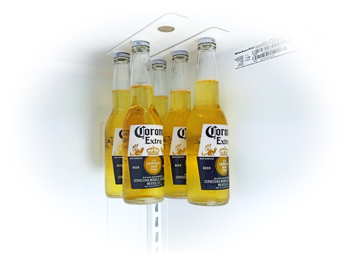 冷蔵庫の天井にジュースやお酒の瓶を収納 Bottleloft ボトルロフト Kickstarter Fan