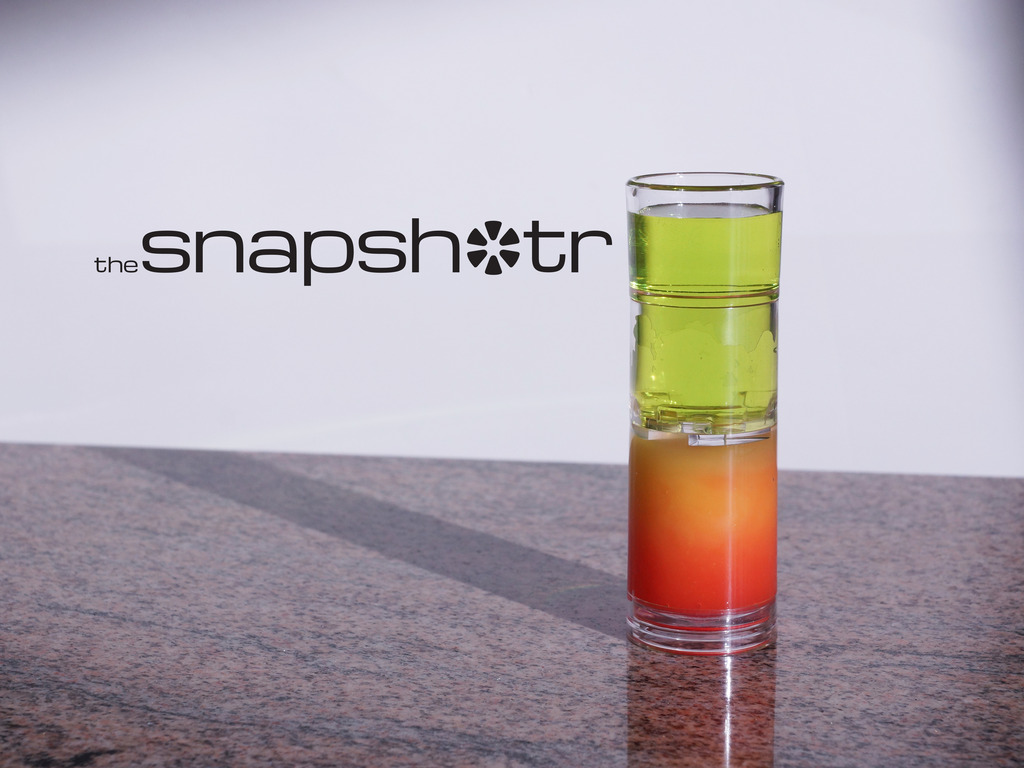 色がきれい、2種類のお酒を上下に分けて入れるグラス Snapshotr 