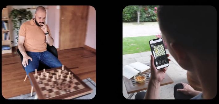 駒は木製。対戦相手の駒が自動で動く、オンライン対戦用チェスセット 